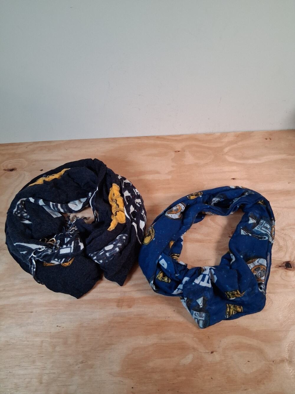 Star Wars Scarves Lot Of 2 Loungefly R2D2 C3PO Blue Scarf Set Of 2